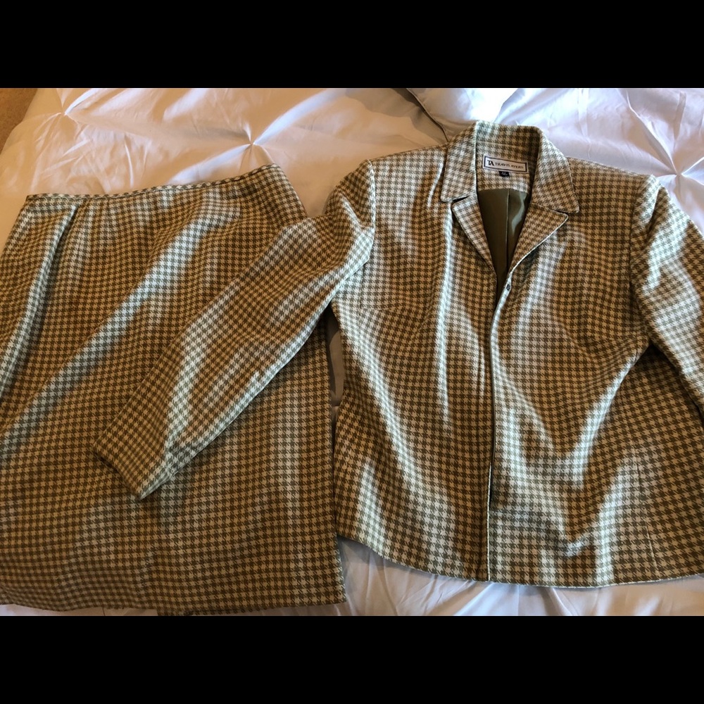 Travis Ayers skirt suit